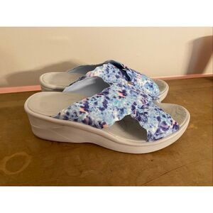 Bzees size 9 Sahara Comfort Stretch Slide Wedge Sandal blue women’s shoes